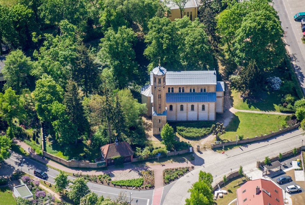 Luftaufnahme Schwielowsee - Kirchengebäude der Dorfkirche Caputh in Schwielowsee im Bundesland Brandenburg, Deutschland