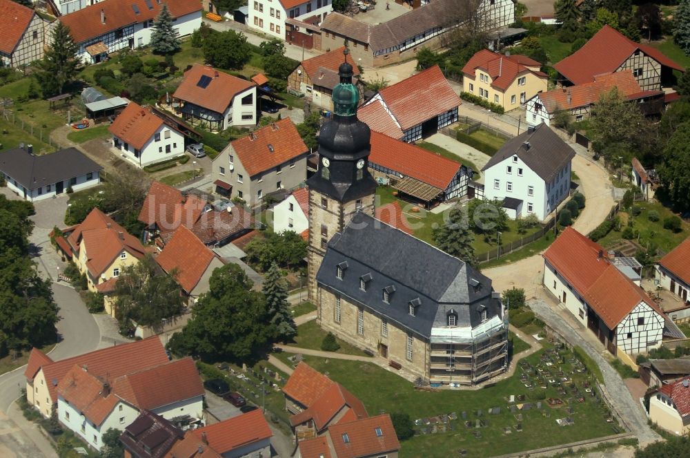Luftaufnahme Elleben - Kirchengebäude in der Dorfmitte in Elleben im Bundesland Thüringen, Deutschland