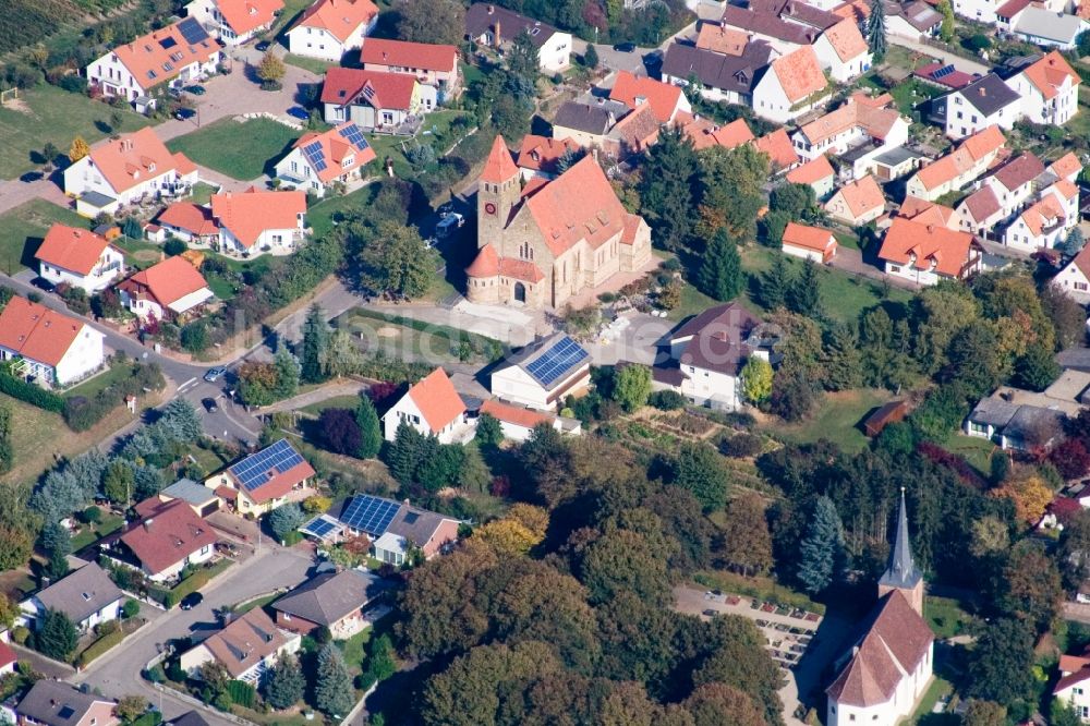 Luftbild Insheim - Kirchengebäude in der Dorfmitte in Insheim im Bundesland Rheinland-Pfalz