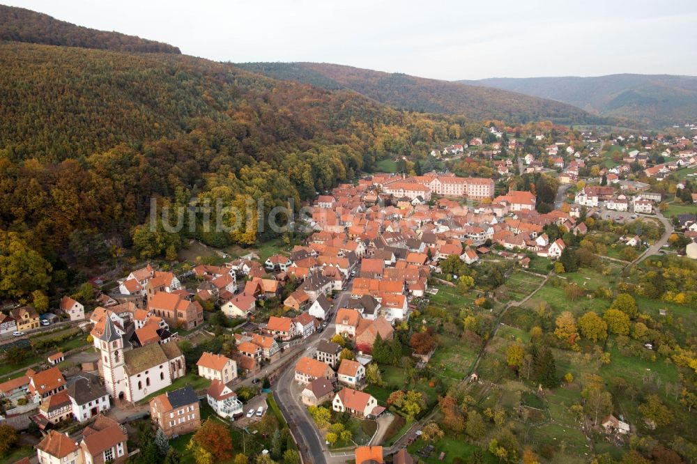 Luftbild Oberbronn - Kirchengebäude in der Dorfmitte in Oberbronn in Alsace-Champagne-Ardenne-Lorraine, Frankreich