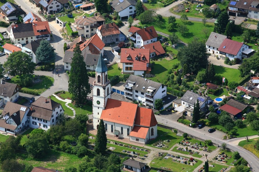 Luftbild Rheinfelden (Baden) - Kirchengebäude in der Dorfmitte im Ortsteil Eichsel in Rheinfelden (Baden) im Bundesland Baden-Württemberg