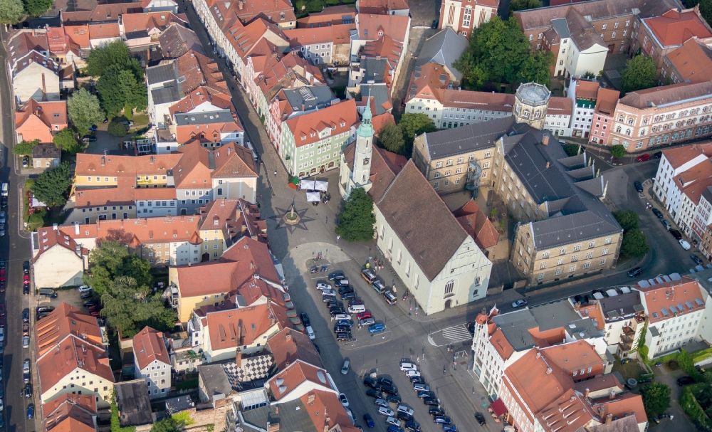 Luftaufnahme Görlitz - Kirchengebäude der Dreifaltigkeitskirche am Obermarkt in Görlitz im Bundesland Sachsen, Deutschland