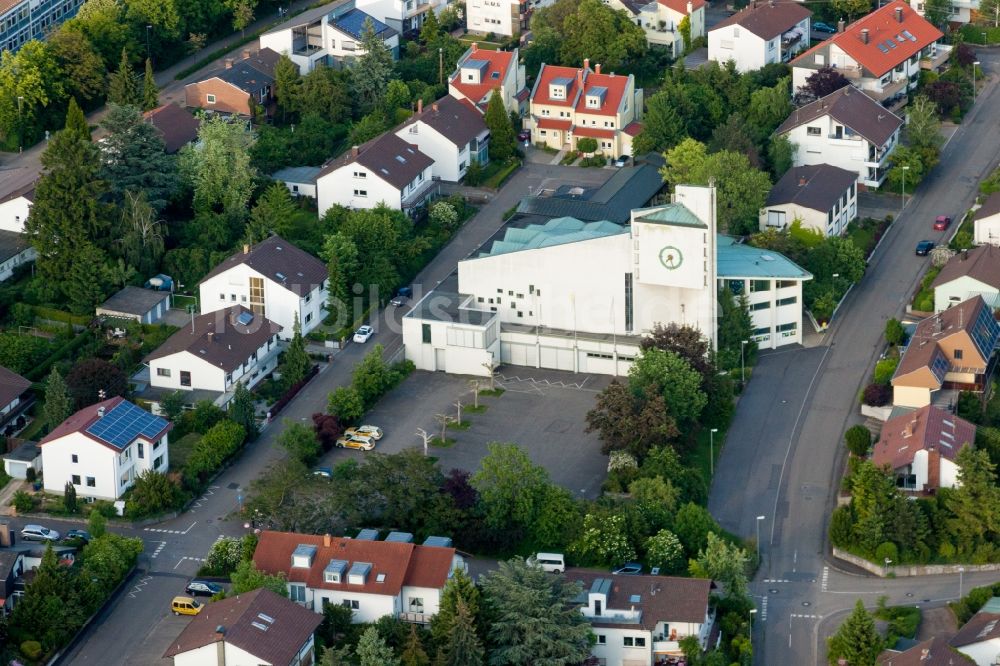 Wiesloch aus der Vogelperspektive: Kirchengebäude der Dreifaltigkeitskirche in Wiesloch im Bundesland Baden-Württemberg, Deutschland