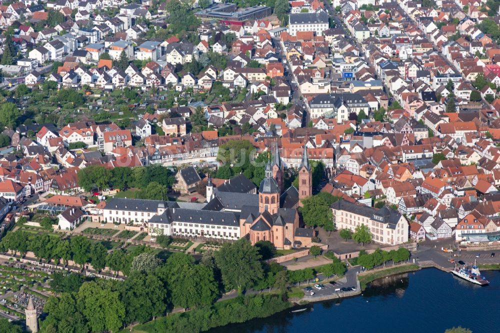 Luftbild Seligenstadt - Kirchengebäude der Einhardbasilika in Seligenstadt im Bundesland Hessen, Deutschland