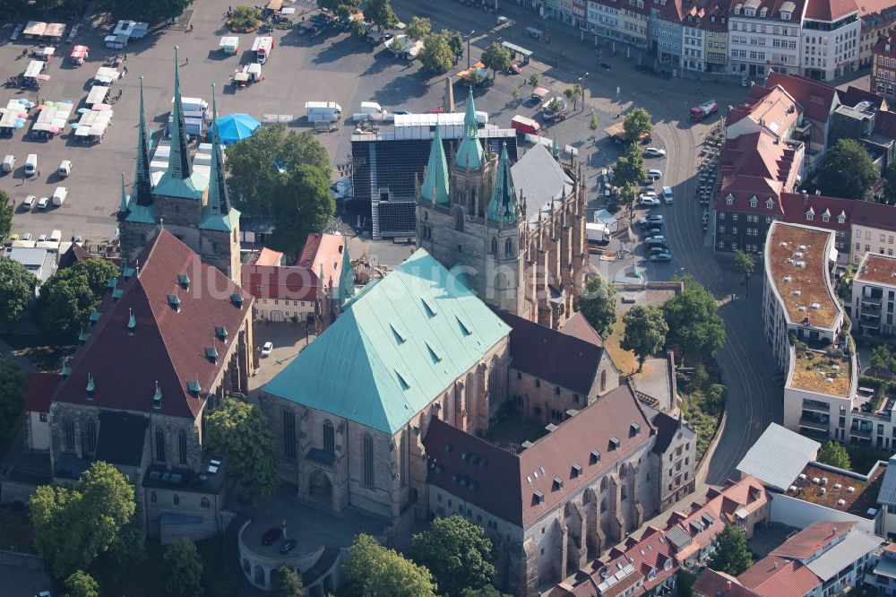 Luftbild Erfurt - Kirchengebäude des Erfurter Dom im Ortsteil Altstadt in Erfurt im Bundesland Thüringen, Deutschland