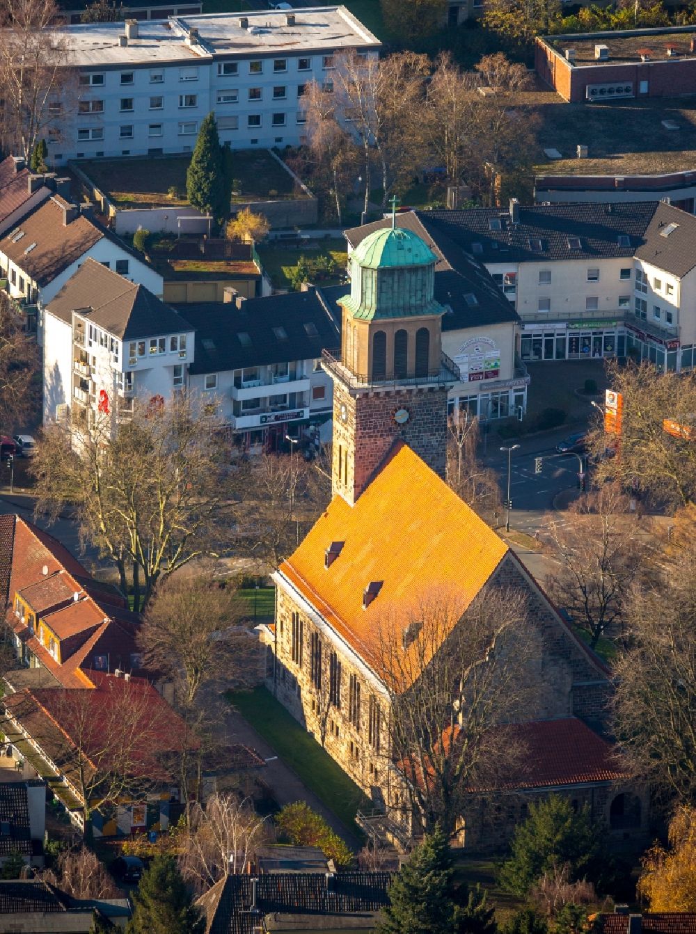 Luftbild Bochum - Kirchengebäude der Erlöserkirche Christus-Kirche Hiltrop in Bochum im Bundesland Nordrhein-Westfalen