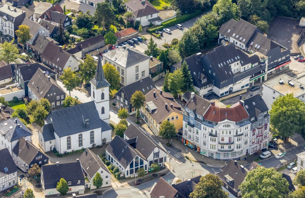 Luftbild Ennepetal - Kirchengebäude der Evangelelischen Kirchengemeinde Voerde in Ennepetal im Bundesland Nordrhein-Westfalen
