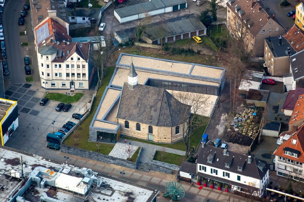 Luftaufnahme Bochum - Kirchengebäude des Evangelischen Gemeindezentrums Alte Kirche in Bochum im Bundesland Nordrhein-Westfalen