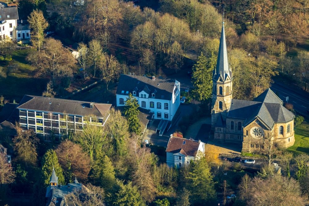 Luftaufnahme Velbert - Kirchengebäude der EventKirche Langenberg an der Donnerstraße im Ortsteil Langenberg in Velbert im Bundesland Nordrhein-Westfalen, Deutschland