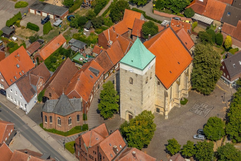 Luftbild Everswinkel - Kirchengebäude der in Everswinkel im Bundesland Nordrhein-Westfalen, Deutschland