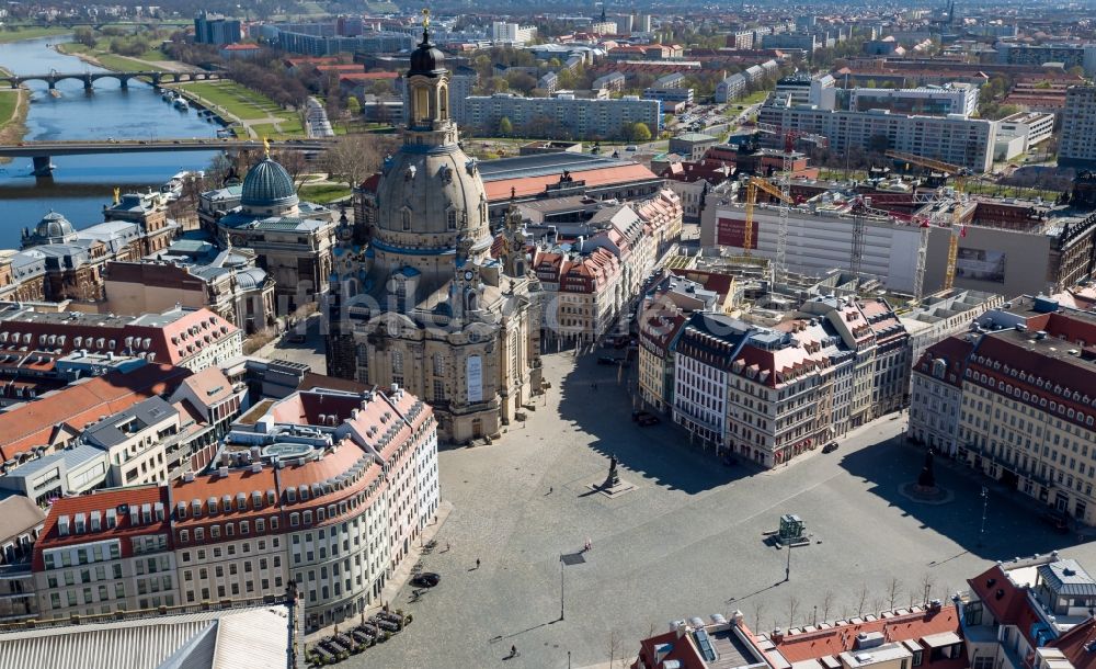 Dresden aus der Vogelperspektive: Kirchengebäude Frauenkirche Dresden in Dresden im Bundesland Sachsen, Deutschland