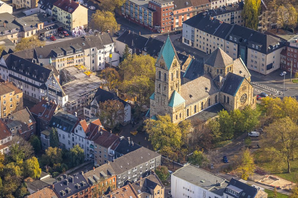 Gelsenkirchen von oben - Kirchengebäude der St. Georg Kirche in Gelsenkirchen im Bundesland Nordrhein-Westfalen