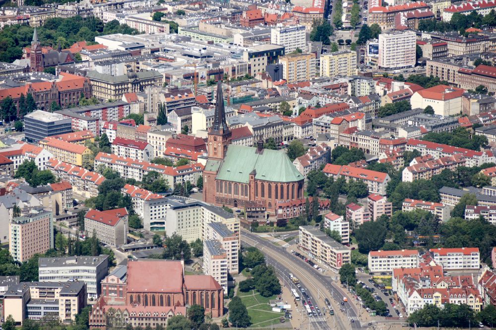 Szczecin - Stettin von oben - Kirchengebäude Jakobskathedrale in der Altstadt in Szczecin - Stettin in Woiwodschaft Westpommern, Polen