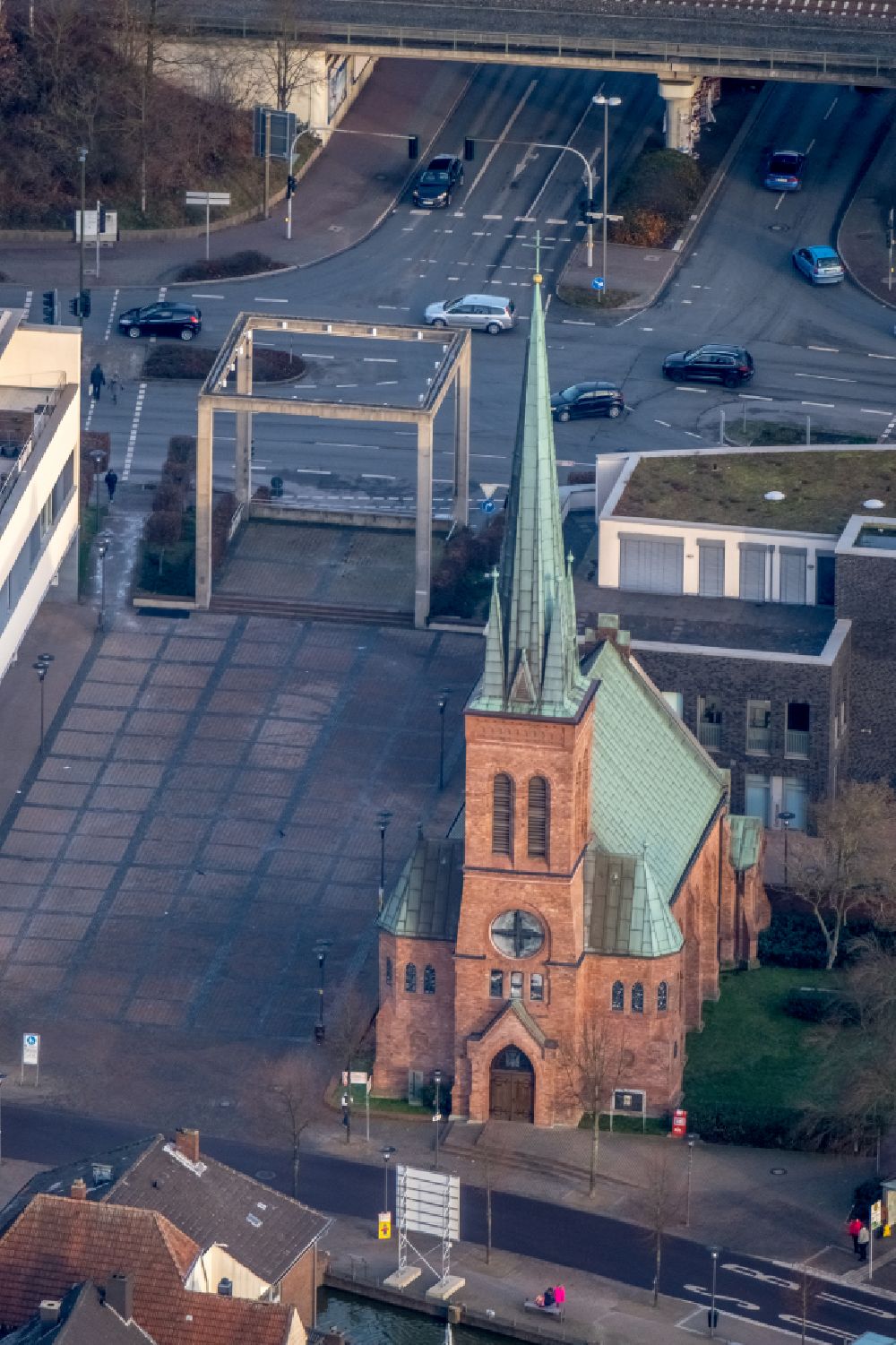 Luftaufnahme Dorsten - Kirchengebäude Johanneskirche - Evangelische Kirchengemeinde Gahlen am Platz der Deutschen Einheit in Dorsten im Bundesland Nordrhein-Westfalen, Deutschland