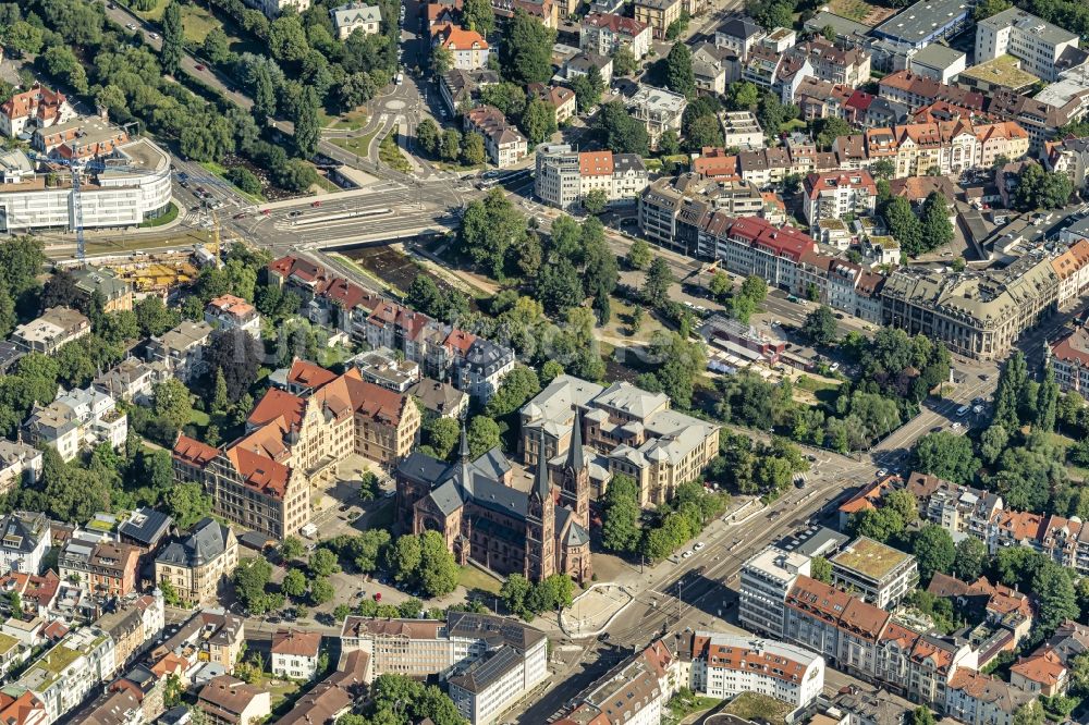 Luftaufnahme Freiburg im Breisgau - Kirchengebäude der Johanneskirche in Freiburg im Breisgau im Bundesland Baden-Württemberg