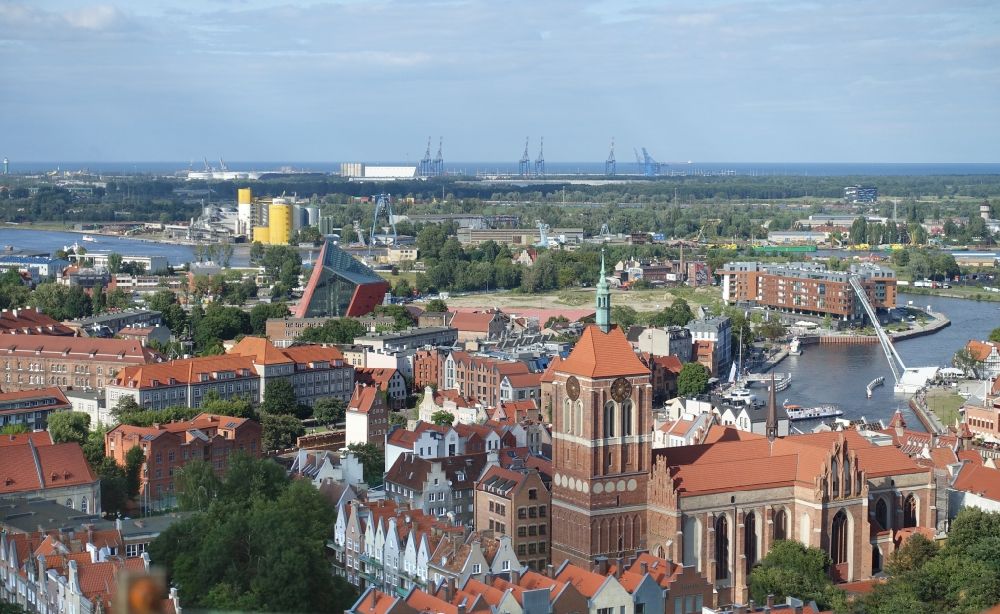 Luftbild Gdansk - Danzig - Kirchengebäude der Johanneskirche in Gdansk - Danzig in Pomorskie, Polen