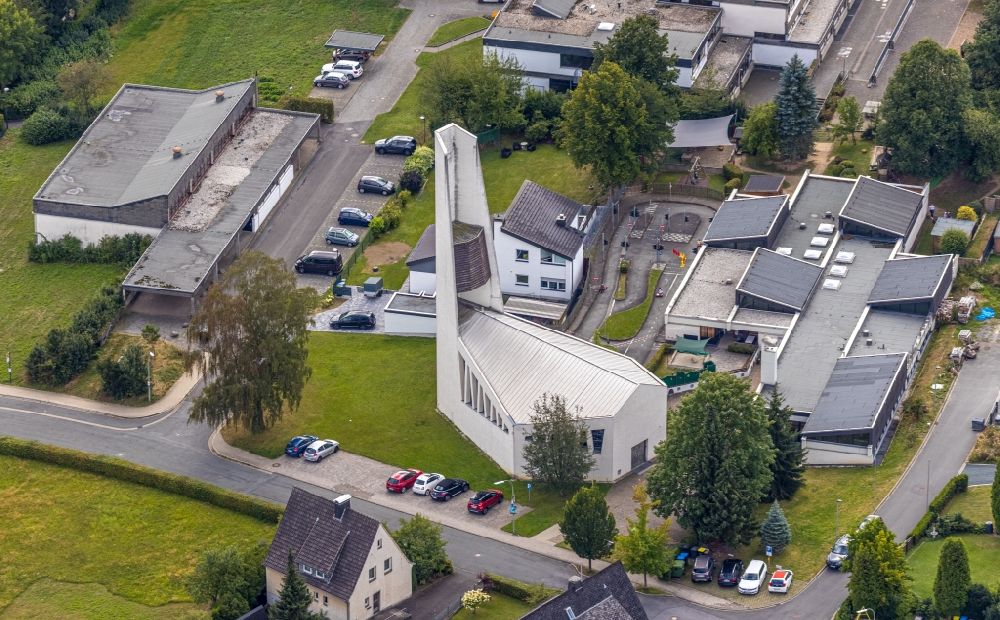 Meschede aus der Vogelperspektive: Kirchengebäude der Johanneskirche in Meschede im Bundesland Nordrhein-Westfalen, Deutschland