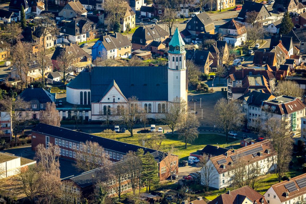 Luftbild Castrop-Rauxel - Kirchengebäude St. Josef in Castrop-Rauxel im Bundesland Nordrhein-Westfalen, Deutschland
