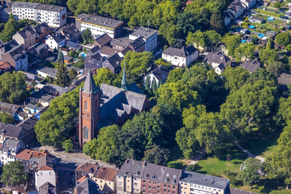 Luftbild Gelsenkirchen - Kirchengebäude St. Josef in Gelsenkirchen im Bundesland Nordrhein-Westfalen, Deutschland