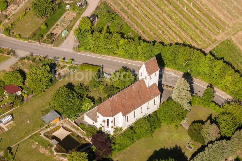 Luftbild Landau in der Pfalz - Kirchengebäude der Kapelle St. Ägidius im Ortsteil Mörzheim in Landau in der Pfalz im Bundesland Rheinland-Pfalz, Deutschland