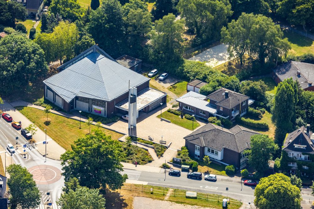 Luftaufnahme Dortmund - Kirchengebäude Kath. Kirche St. Joseph in Dortmund im Bundesland Nordrhein-Westfalen, Deutschland