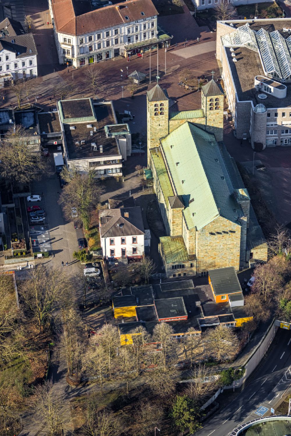 Luftaufnahme Unna - Kirchengebäude der St. Katharina Unna am Katharinenplatz in Unna im Bundesland Nordrhein-Westfalen, Deutschland