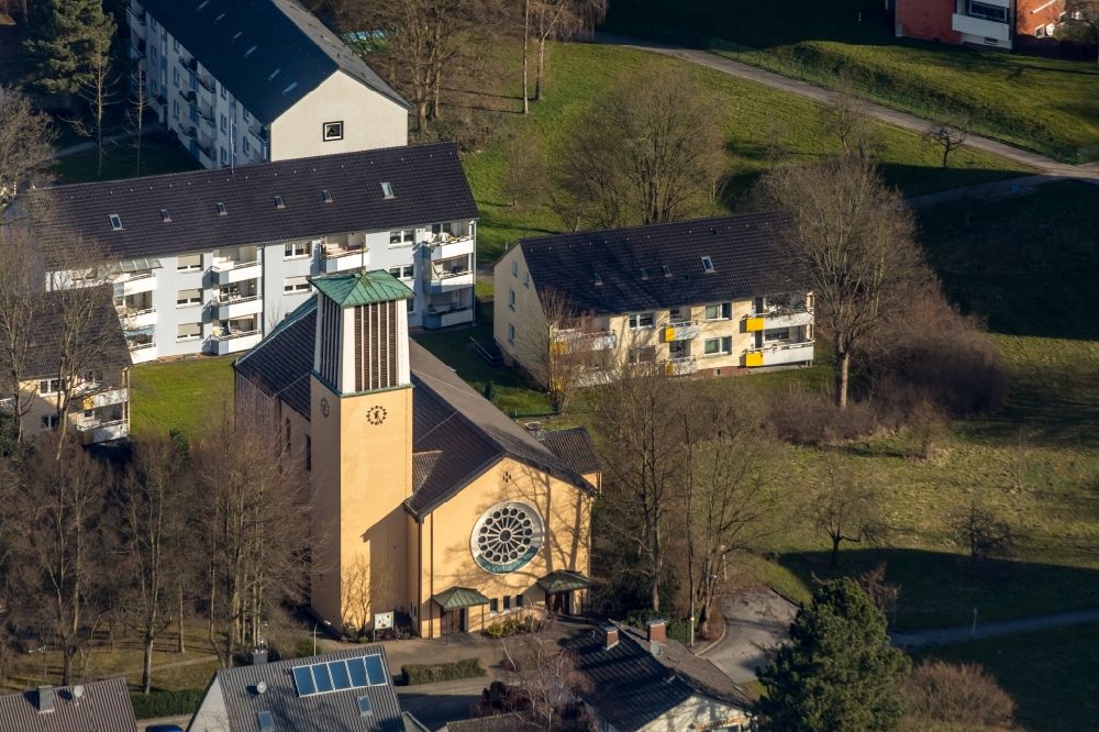 Luftaufnahme Witten - Kirchengebäude der Katholische Kirchengemeinde Herz-Jesuin in der Kapellenstraße in Witten im Bundesland Nordrhein-Westfalen, Deutschland