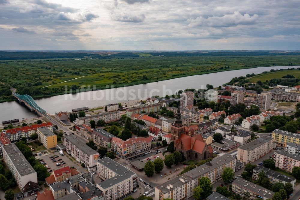 Luftbild Gryfino - Kirchengebäude der katholische Pfarrkirche Mariä Geburt in Gryfino in Westpommern, Polen