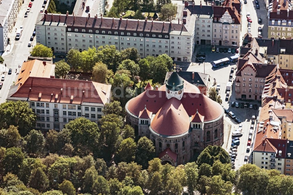 Luftbild München - Kirchengebäude der Katholischen Kirche St.Rupert in München im Bundesland Bayern, Deutschland