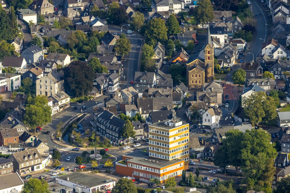 Luftaufnahme Eiserfeld - Kirchengebäude der Kirche Eiserfeld an der Freiengründer Straße in Eiserfeld im Bundesland Nordrhein-Westfalen