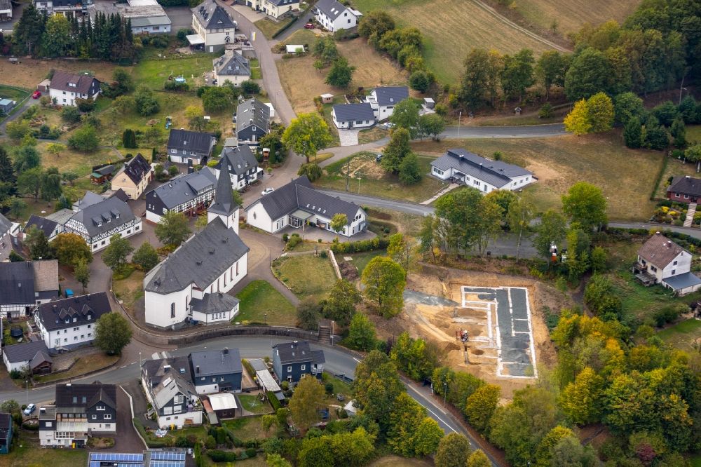 Luftbild Irmgarteichen - Kirchengebäude der Kirche Irmgarteichen im Bundesland Nordrhein-Westfalen, Deutschland