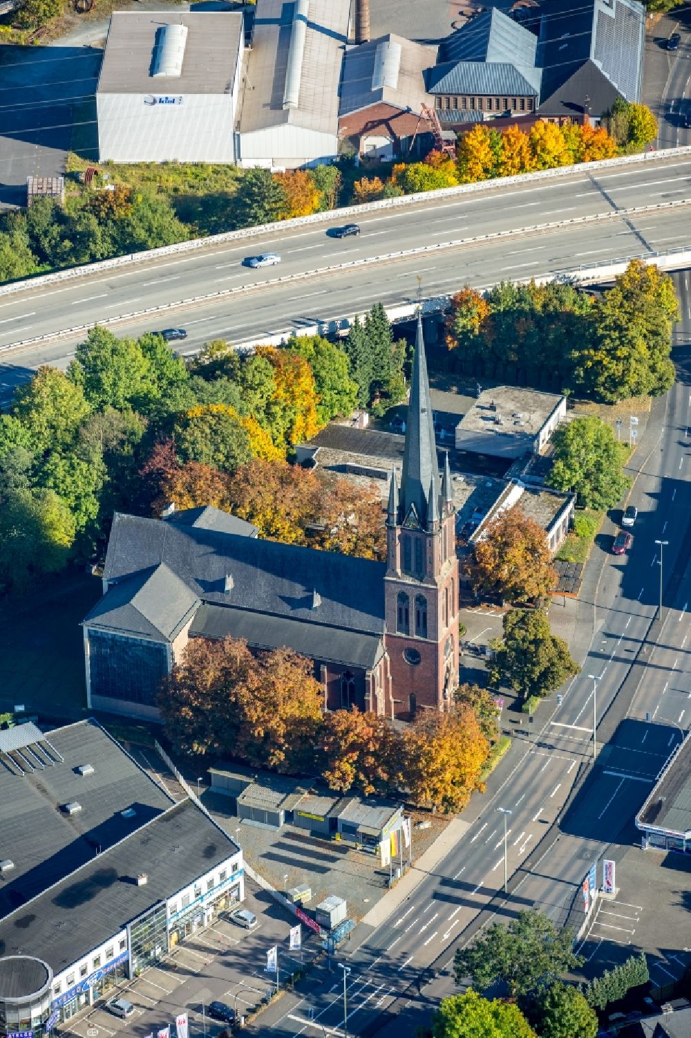 Luftaufnahme Siegen - Kirchengebäude der Kirchengemeinde St.Joseph in Siegen im Bundesland Nordrhein-Westfalen