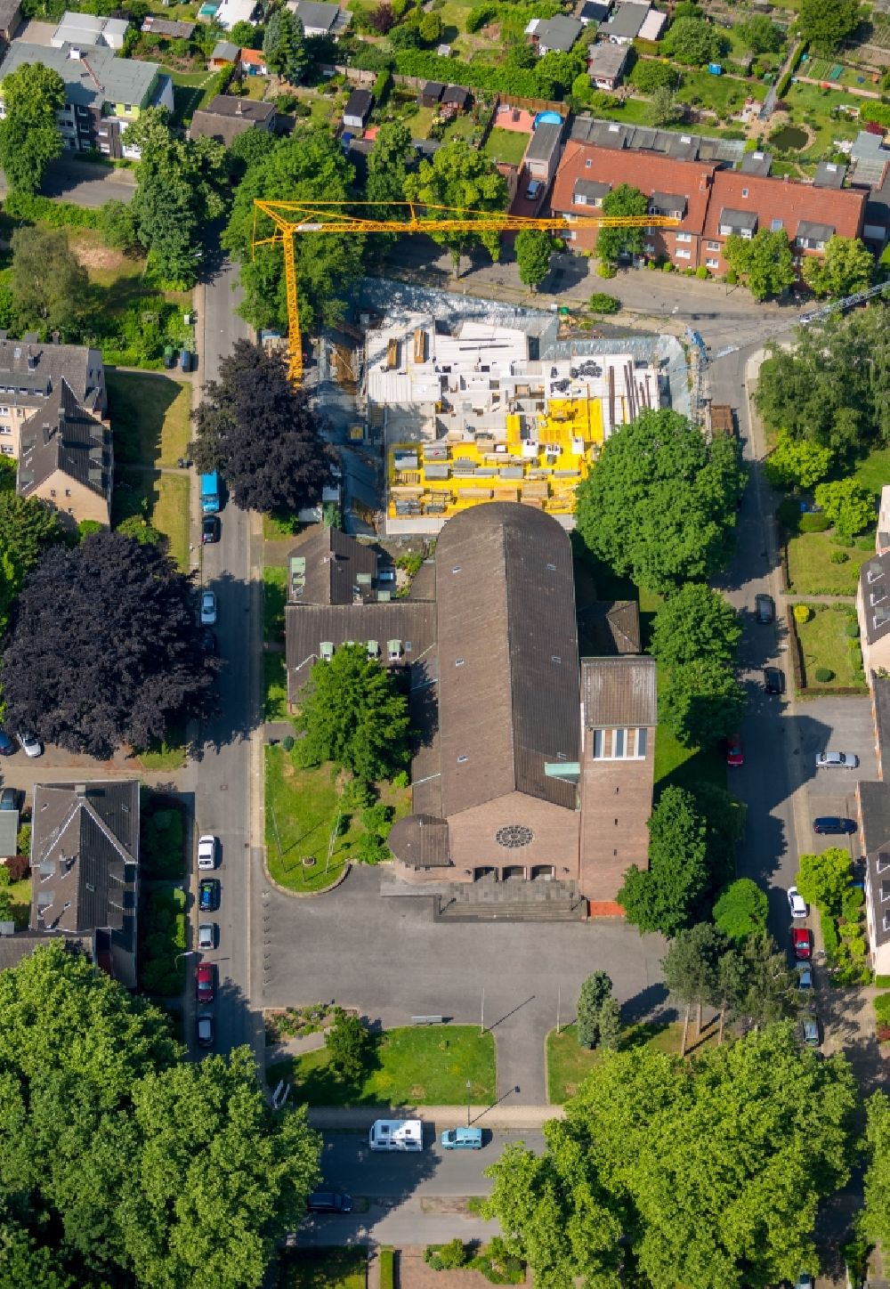 Luftaufnahme Bochum - Kirchengebäude des Kolumbarium St.Pius in Bochum im Bundesland Nordrhein-Westfalen, Deutschland