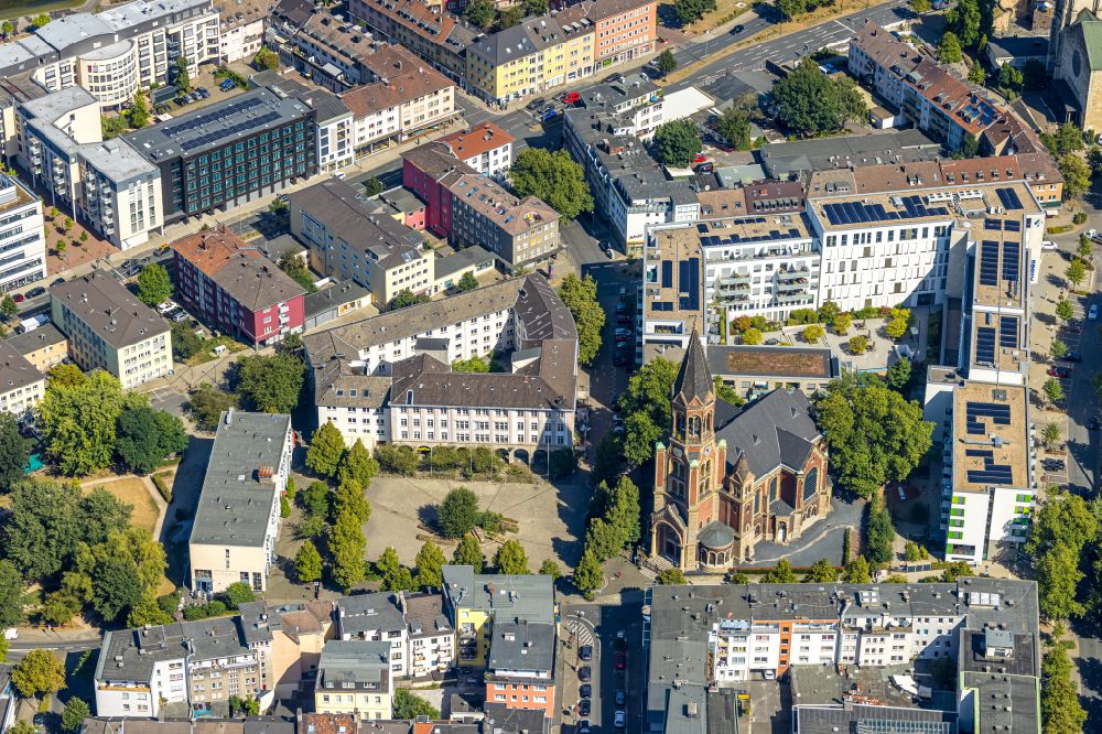Luftbild Essen - Kirchengebäude der Kreuzeskirche in Essen im Bundesland Nordrhein-Westfalen, Deutschland