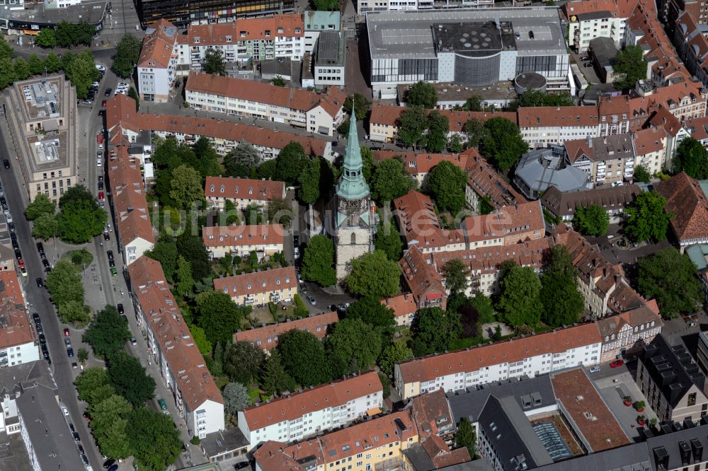 Luftaufnahme Hannover - Kirchengebäude der Kreuzkirche in Hannover im Bundesland Niedersachsen, Deutschland