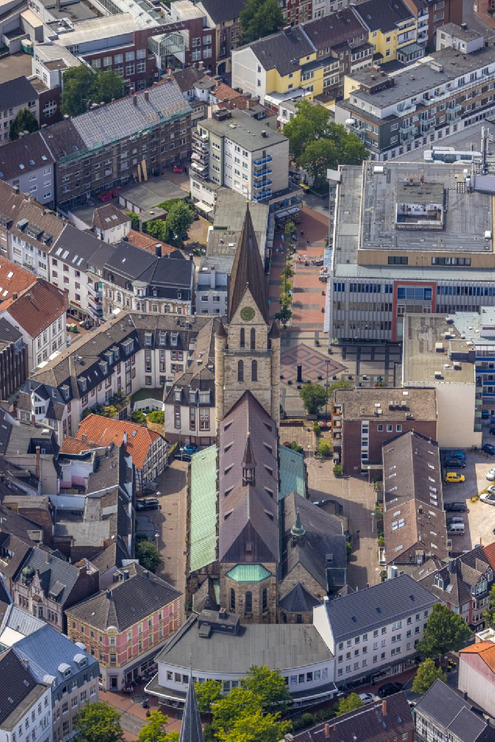 Luftbild Castrop-Rauxel - Kirchengebäude St. Lambertus in Castrop-Rauxel im Bundesland Nordrhein-Westfalen, Deutschland