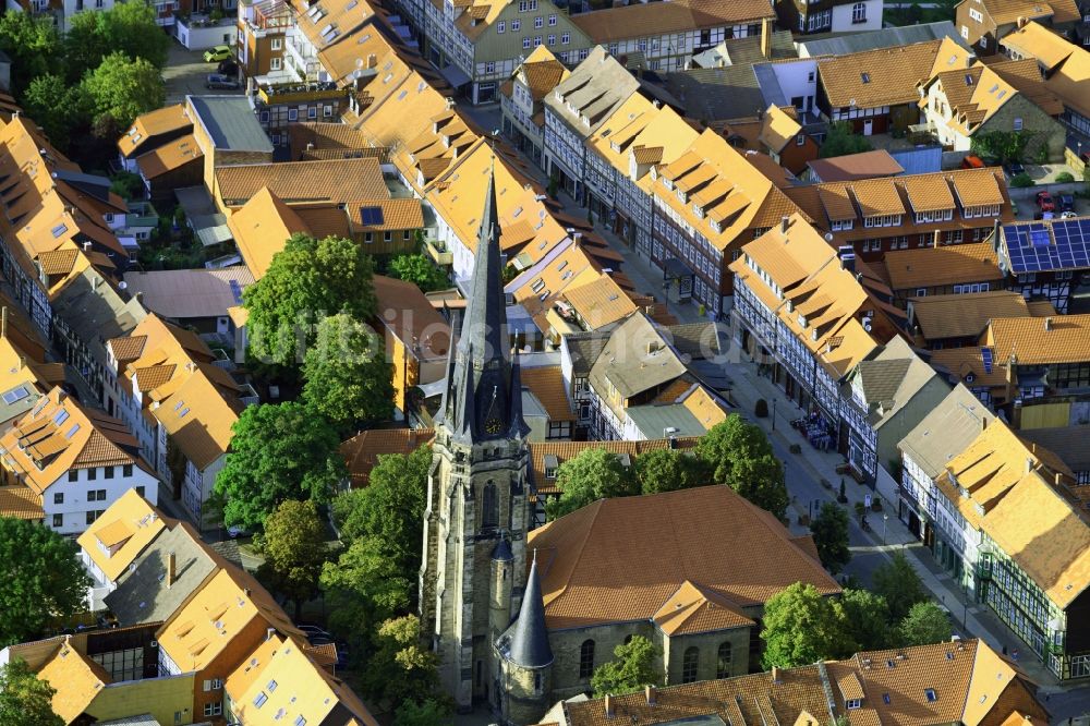 Luftbild Wernigerode - Kirchengebäude Liebfrauenkirche im Altstadt- Zentrum in Wernigerode im Bundesland Sachsen-Anhalt, Deutschland
