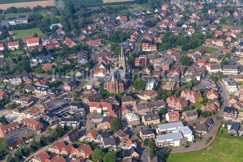 Luftbild Borken - Kirchengebäude St. Ludgerus Weseke in Borken im Bundesland Nordrhein-Westfalen, Deutschland