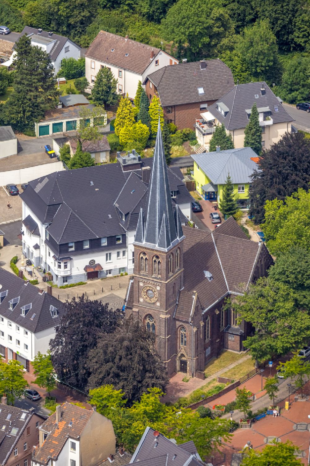 Luftaufnahme Castrop-Rauxel - Kirchengebäude Lutherkirche in Castrop-Rauxel im Bundesland Nordrhein-Westfalen, Deutschland