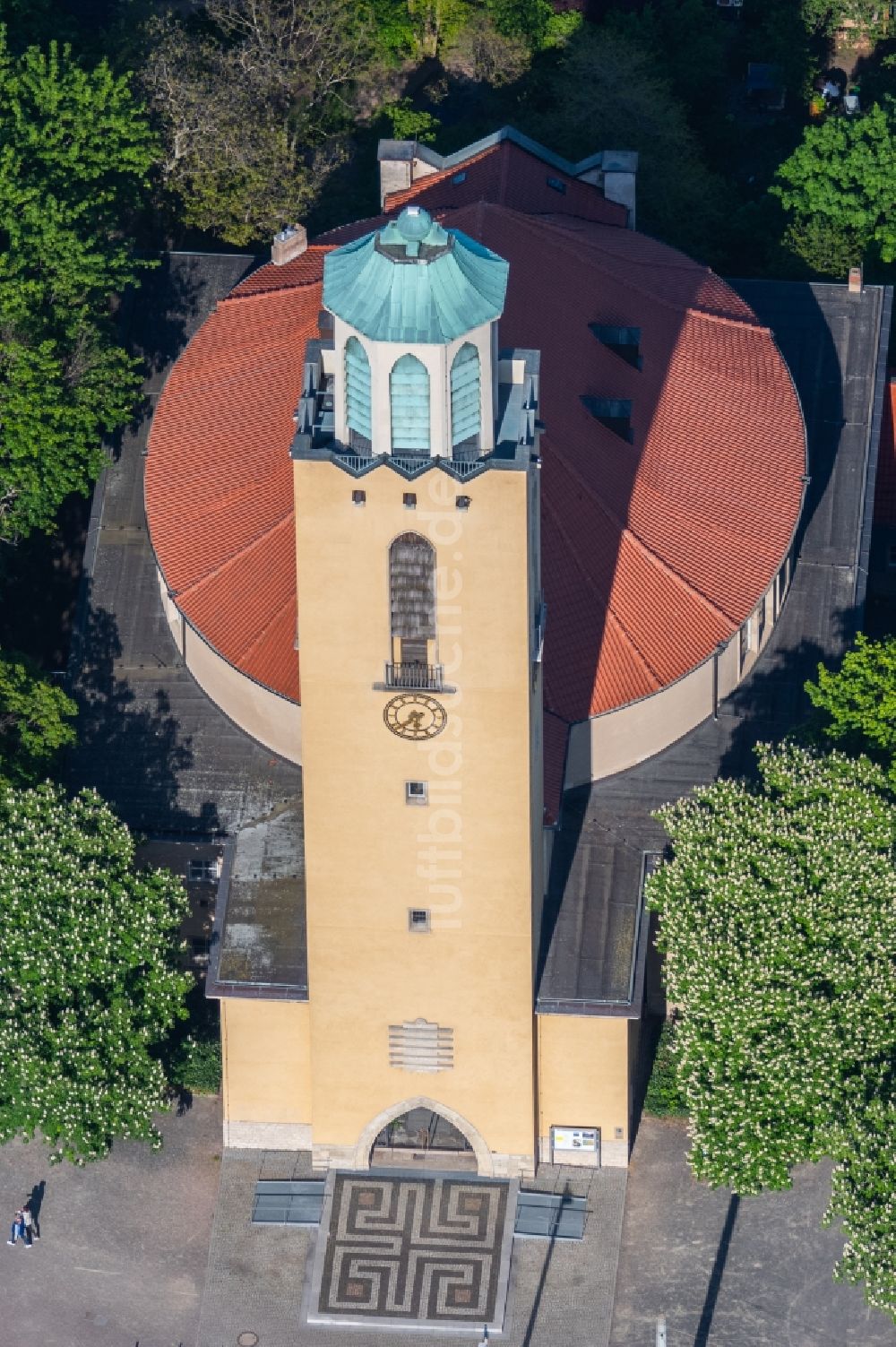 Luftbild Erfurt - Kirchengebäude Lutherkirche in Erfurt im Bundesland Thüringen, Deutschland