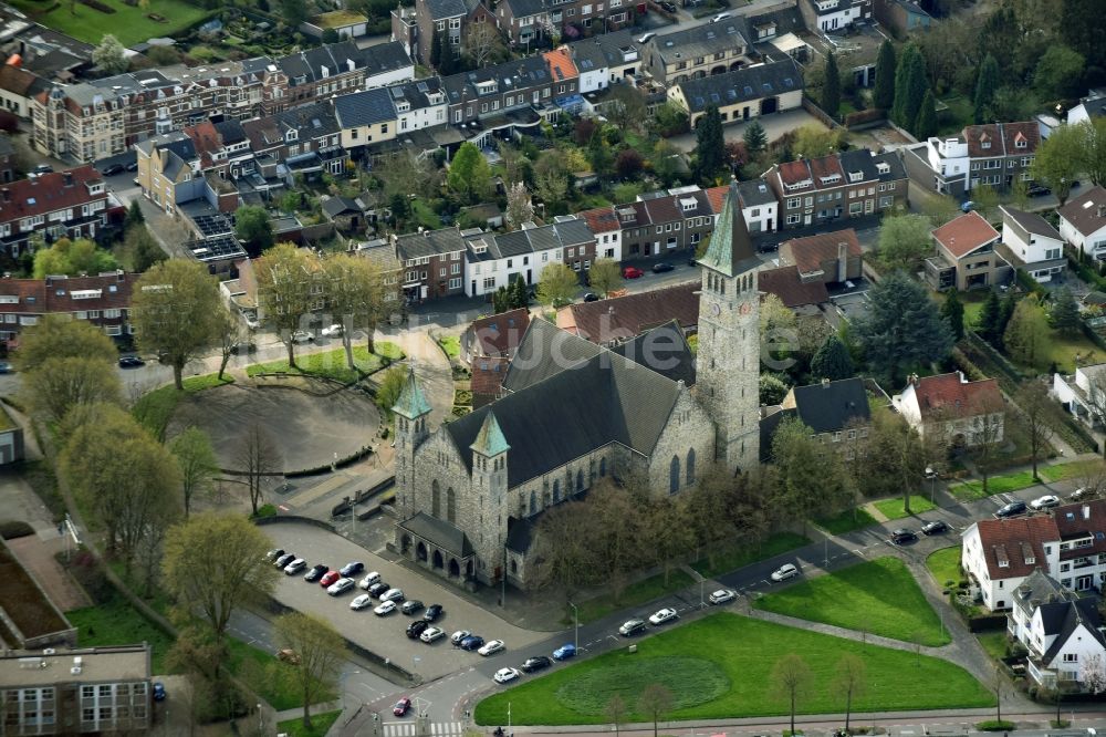 Luftbild Maastricht - Kirchengebäude in Maastricht in Limburg, Niederlande