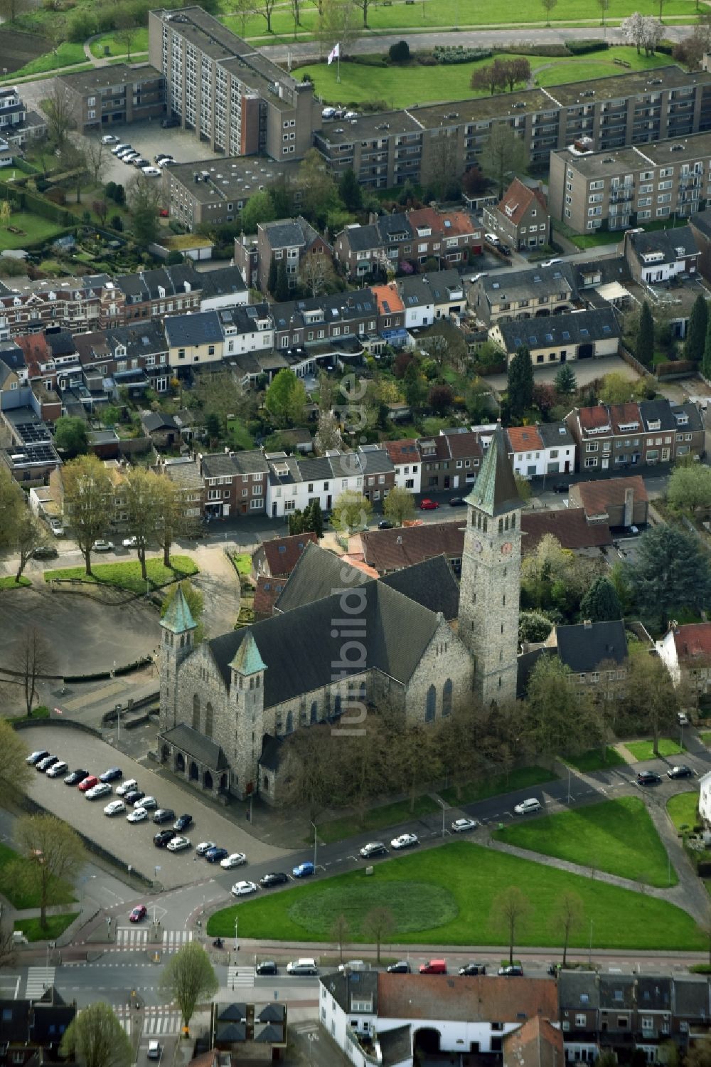 Luftaufnahme Maastricht - Kirchengebäude in Maastricht in Limburg, Niederlande