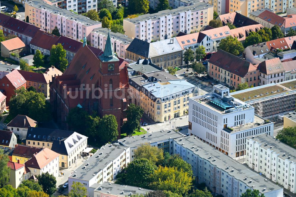 Luftaufnahme Bernau - Kirchengebäude St. Marien im Altstadt- Zentrum in Bernau im Bundesland Brandenburg, Deutschland