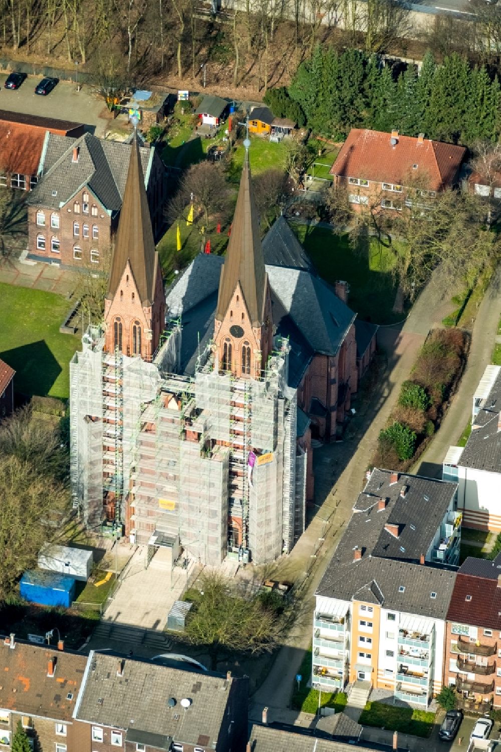 Herne von oben - Kirchengebäude der St.-Marien-Kirche an der Bismarckstraße in Herne im Bundesland Nordrhein-Westfalen, Deutschland