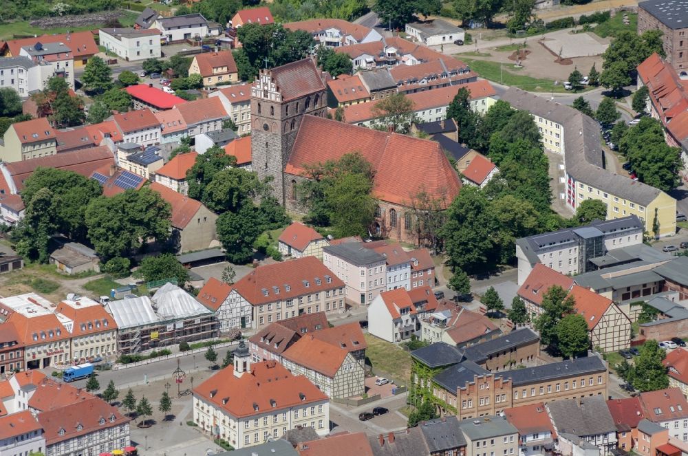 Angermünde aus der Vogelperspektive: Kirchengebäude der St. Marienkirche in Angermünde im Bundesland Brandenburg, Deutschland