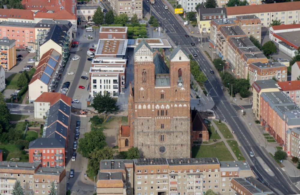 Luftaufnahme Prenzlau - Kirchengebäude der Marienkirche in Prenzlau im Bundesland Brandenburg