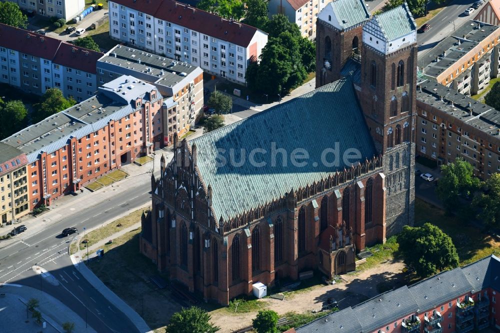 Luftaufnahme Prenzlau - Kirchengebäude der Marienkirche in Prenzlau im Bundesland Brandenburg, Deutschland