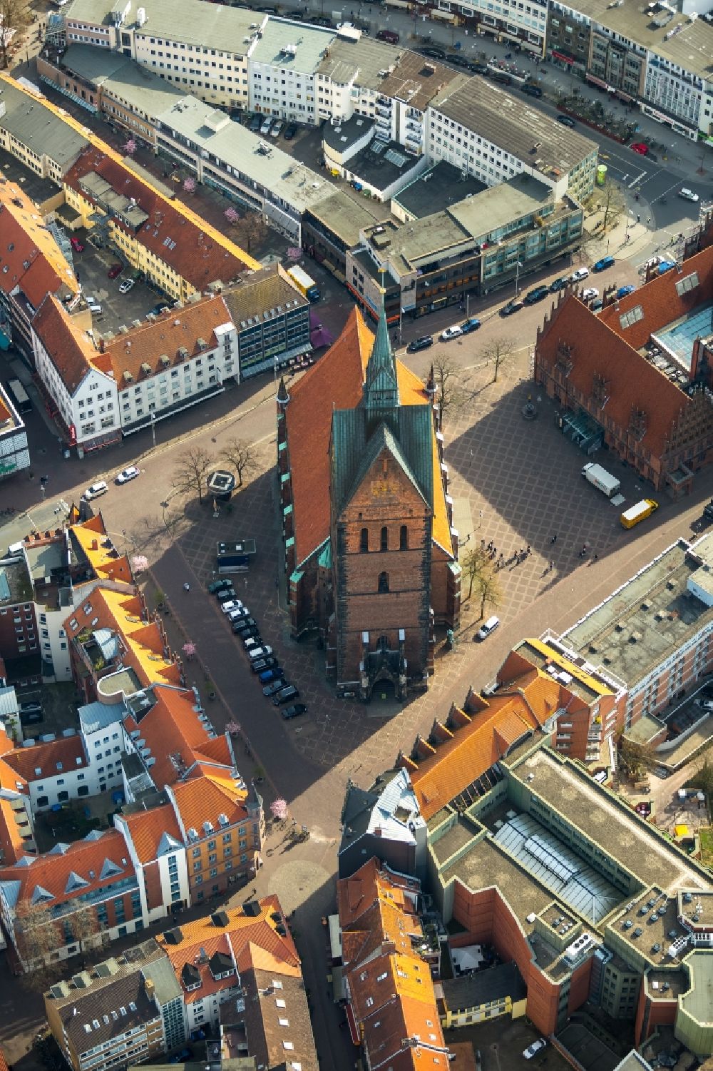 Luftbild Hannover - Kirchengebäude der Marktkirche am Hanns-Lilje-Platz in Hannover im Bundesland Niedersachsen