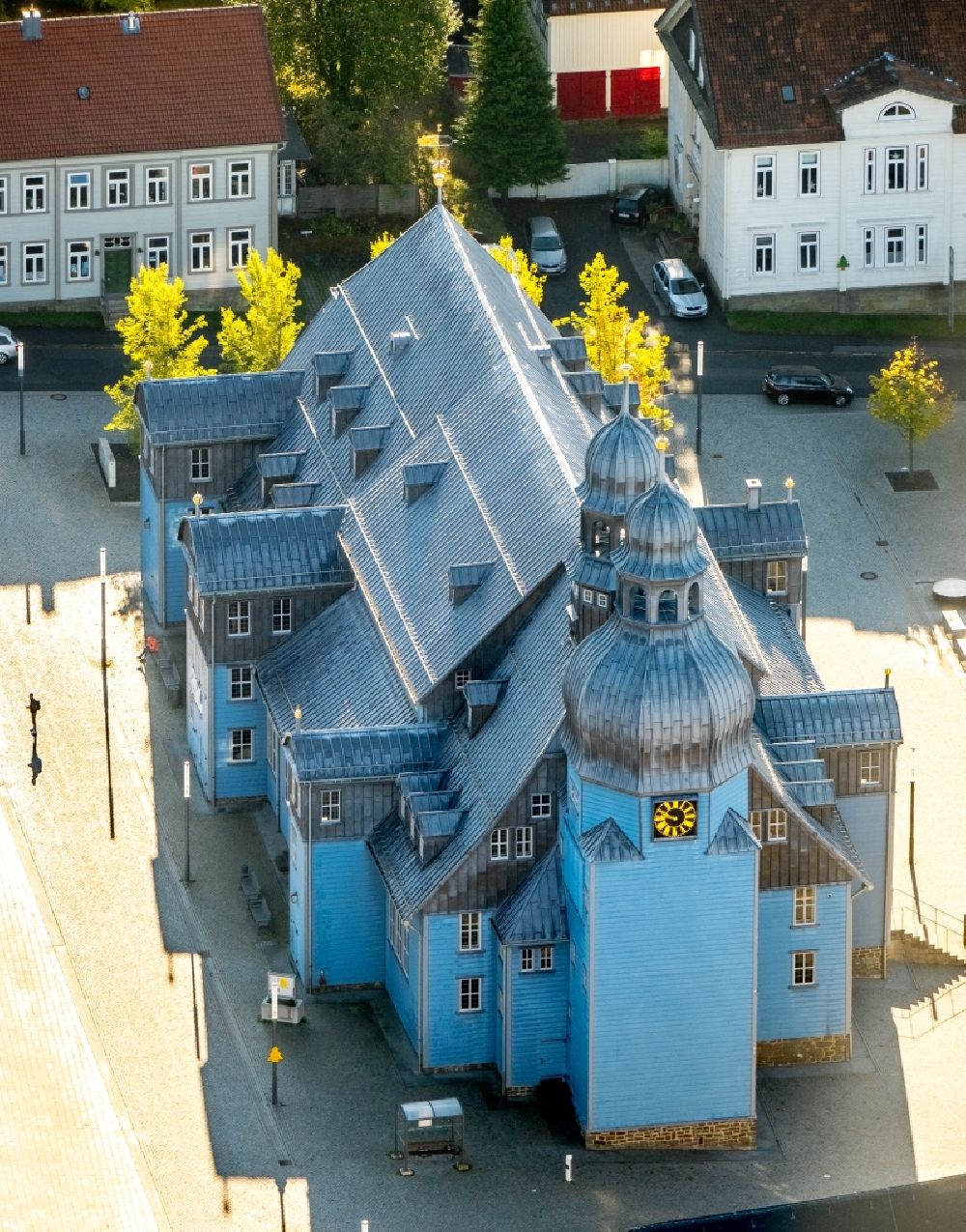 Clausthal-Zellerfeld von oben - Kirchengebäude der Marktkirche zum Heiligen Geist in Clausthal-Zellerfeld im Bundesland Niedersachsen, Deutschland