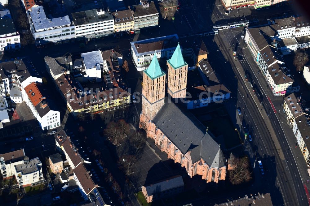 Kassel aus der Vogelperspektive: Kirchengebäude Martinskirche am Martinsplatz in Kassel im Bundesland Hessen, Deutschland